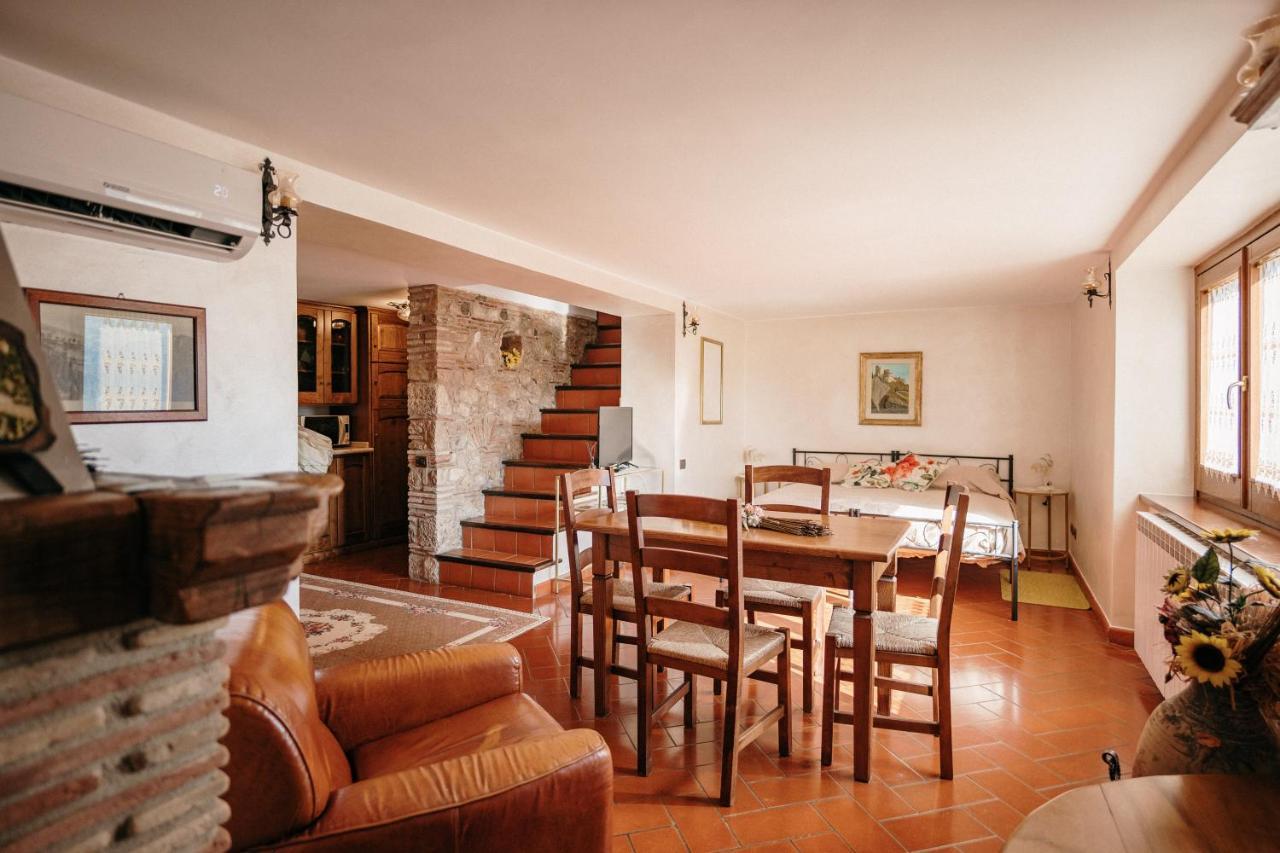 Lago Del Turano - La Taverna Con Cucina Open Space E Free Wi-Fi Ascrea Exterior foto